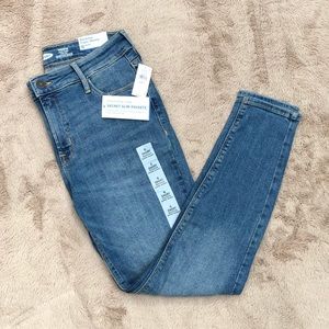 New with tags! Old Navy Rockstar Super Skinny jeans 👖